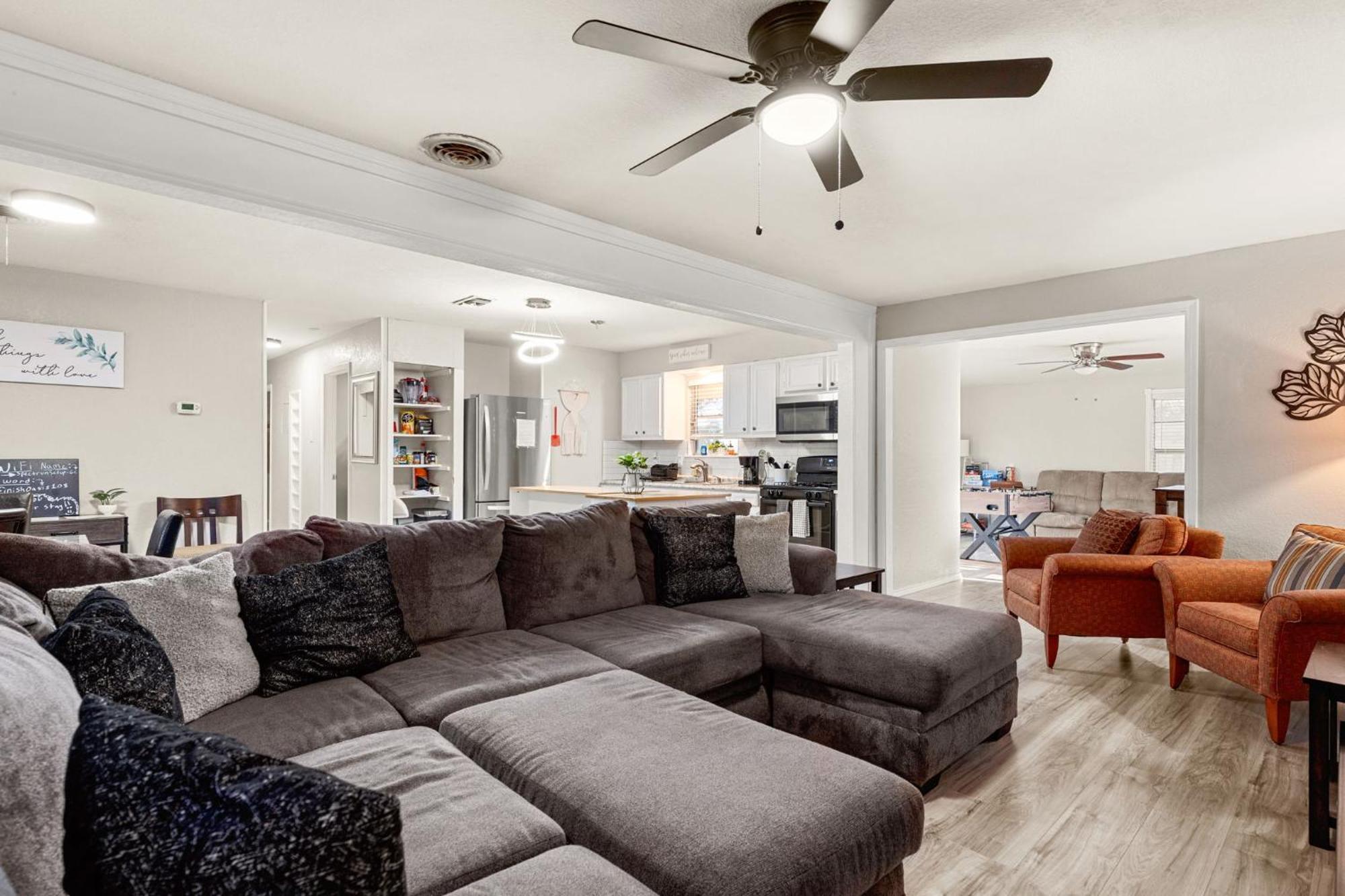 Cozy 3 Bedroom With Hot Tub 2 Min Away From Lackland San Antonio Bagian luar foto