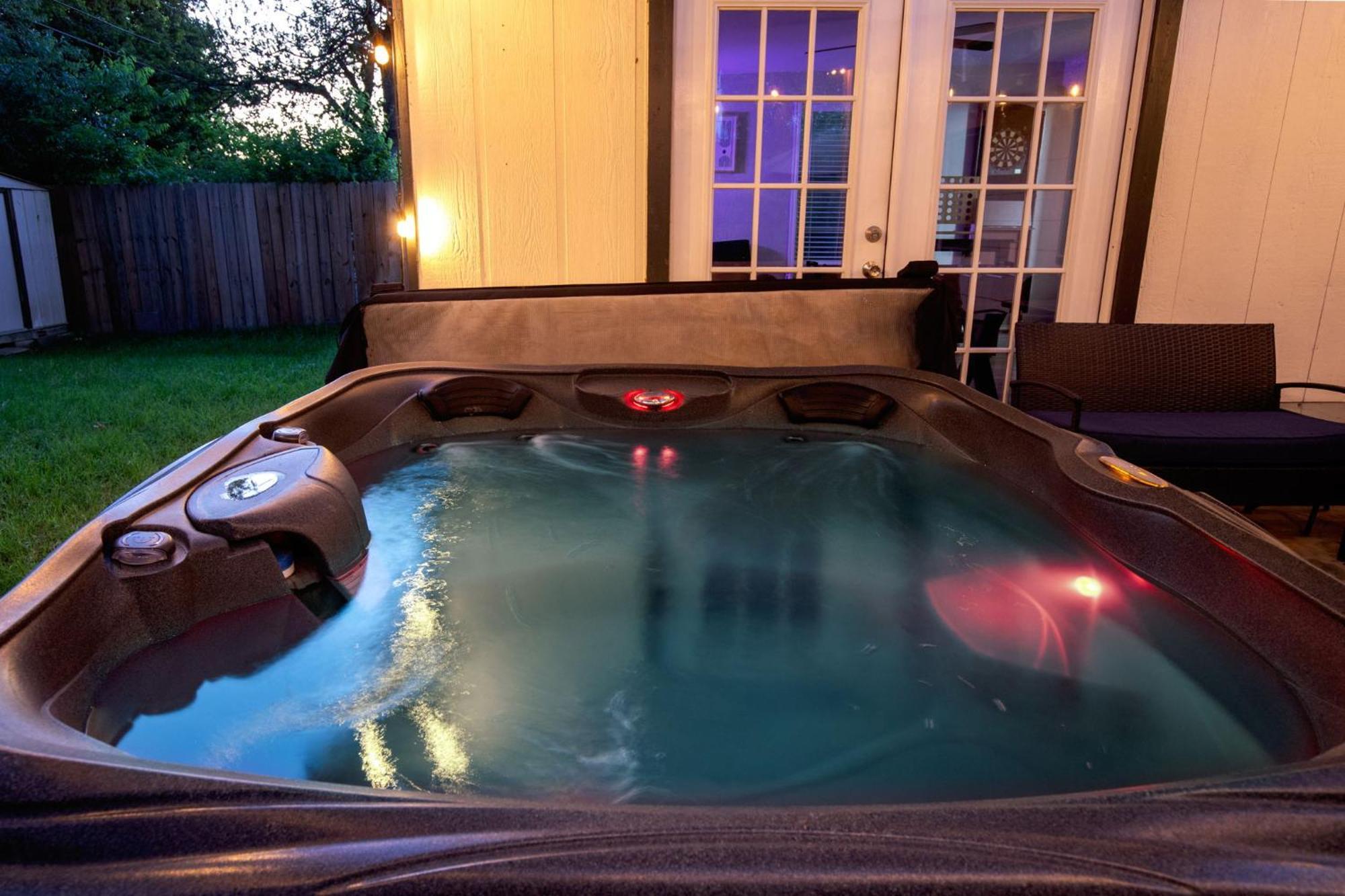 Cozy 3 Bedroom With Hot Tub 2 Min Away From Lackland San Antonio Bagian luar foto